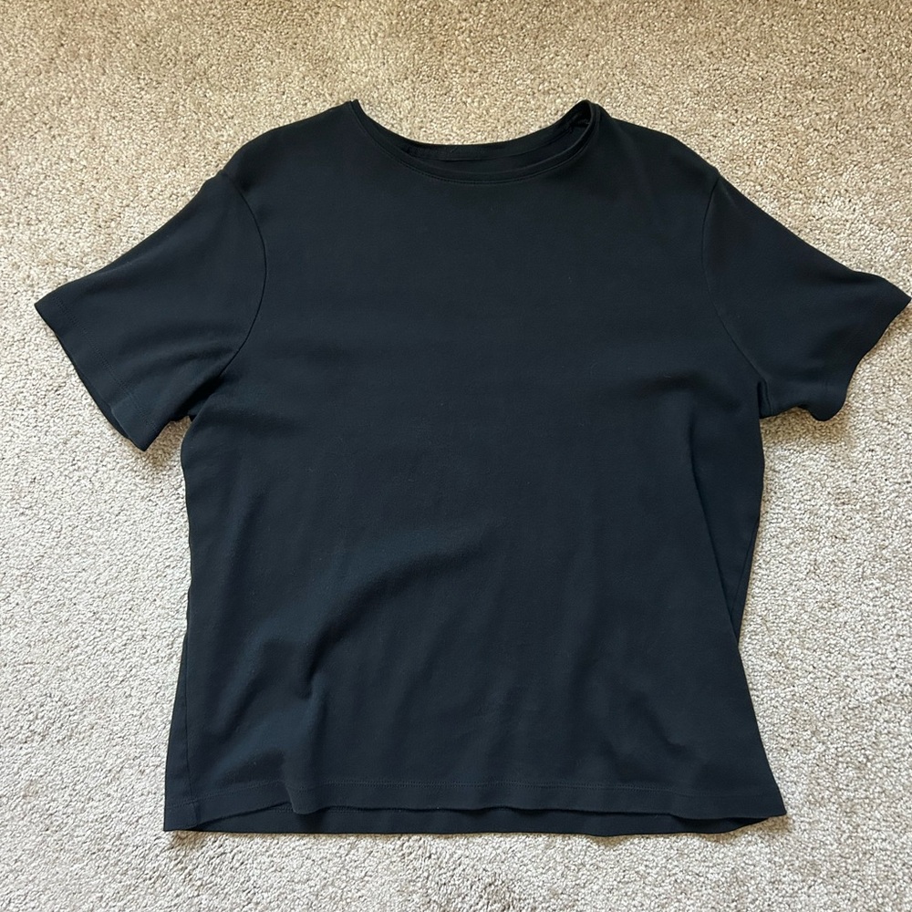 Black Tee